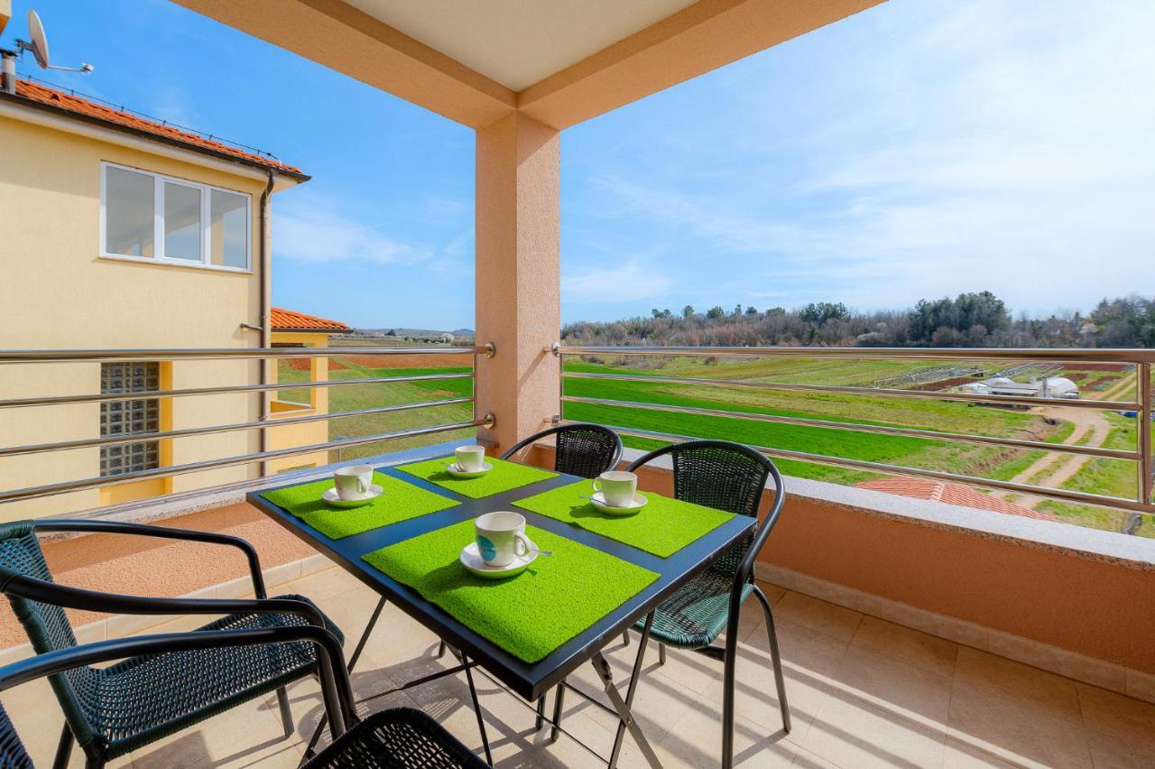 Stancija Amoroso Porec Apartments ภายนอก รูปภาพ