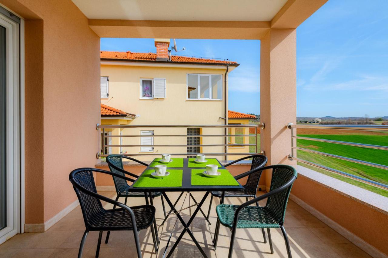 Stancija Amoroso Porec Apartments ภายนอก รูปภาพ