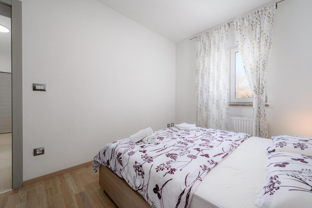 Stancija Amoroso Porec Apartments ภายนอก รูปภาพ