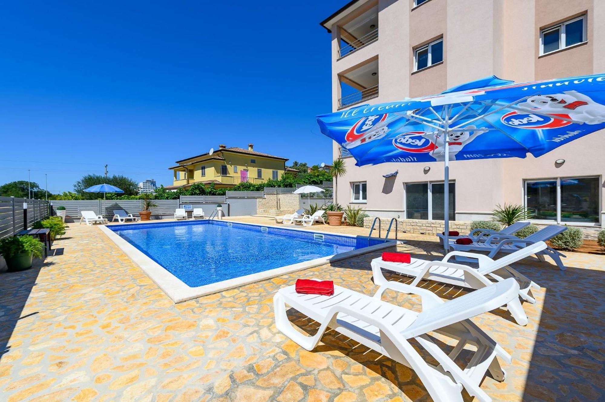 Stancija Amoroso Porec Apartments ภายนอก รูปภาพ